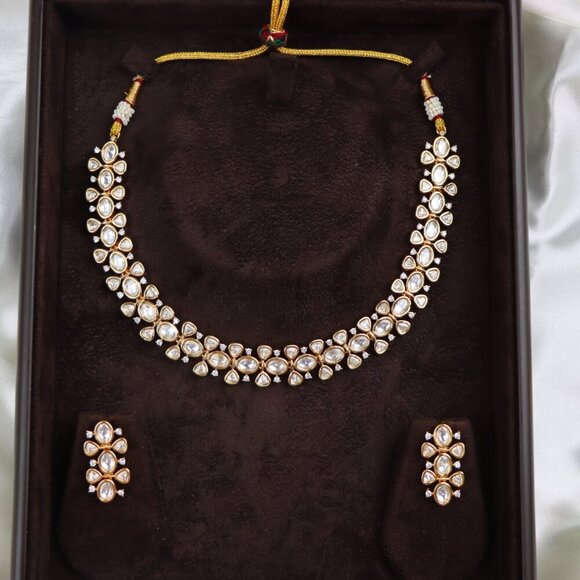 Elegant Floral Kundan Necklace & Earrings Set, JP40 - Picture 1 of 12